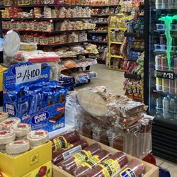 El Rancho Meat Market - Packed.