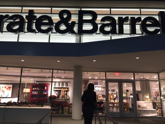 Crate & Barrel by null