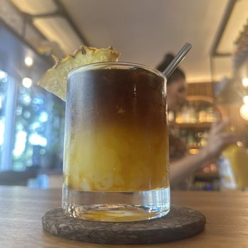 Peppermint Cafe & Pool Bar - Cocktail Bars Near Me - Honolulu, Hawaii