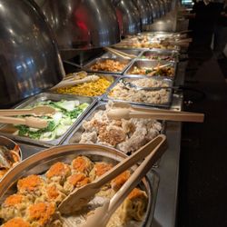 DJ's International Buffet - Hot food