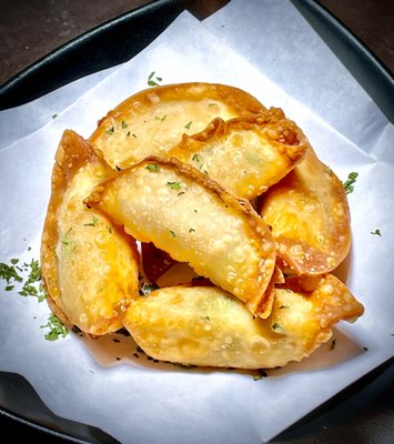 KAMINARI GYOZA BAR by null