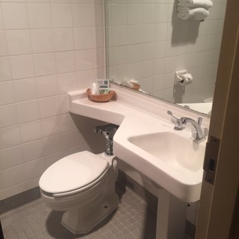 Ball State University Hotel - Bathroom - Hotels Near Me - Muncie, Indiana