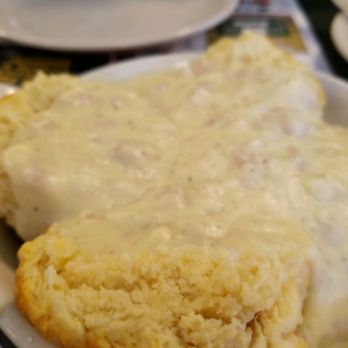 Metro Diner - Biscuits & Gravy I loved that the Biscuits weren't soggy - American Near Me - Altamonte Springs, Florida Metro Diner - Biscuits & Gravy I loved that the Biscuits weren't soggy - American Near Me - Altamonte Springs, Florida