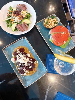 Veranda Lounge by null