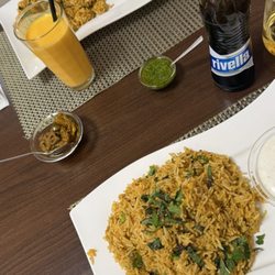 Indian Restaurant - Lame chicken biryani with very little chicken and main just rice!