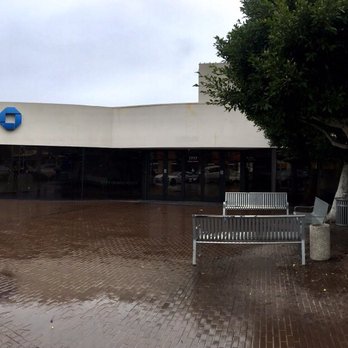 Chase Bank - Wide-angle of West Facing main entrance - Banks & Credit Unions Near Me - La Jolla, California Chase Bank - Wide-angle of West Facing main entrance - Banks & Credit Unions Near Me - La Jolla, California
