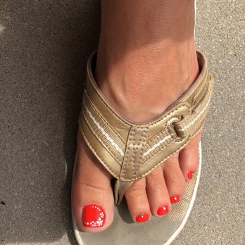 Chic Nails - Nail Salons Near Me - Noblesville, Indiana