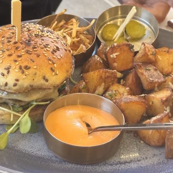 Stage Kitchen & Bar - Hamburger - Breakfast & Brunch Near Me - Boca Raton, Florida