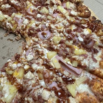 Straw Hat Pizza - XL Aloha Hawaiian Pizza - Pizza Near Me - Visalia, California Straw Hat Pizza - XL Aloha Hawaiian Pizza - Pizza Near Me - Visalia, California