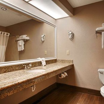 Best Western Inn at Coushatta - Guest Bathroom - Hotels Near Me - Kinder, Louisiana Best Western Inn at Coushatta - Guest Bathroom - Hotels Near Me - Kinder, Louisiana