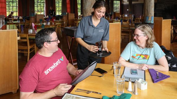 Paradise Inn by null