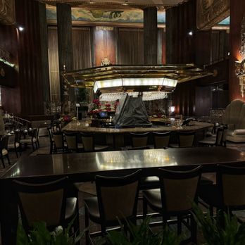 Hilton Cincinnati Netherland Plaza - Bar area - Hotels Near Me - Cincinnati, Ohio Hilton Cincinnati Netherland Plaza - Bar area - Hotels Near Me - Cincinnati, Ohio