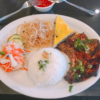 Com Tam Thien Hao - Broken rice with pork chop, shredded pork skin & crab cake - Vietnamese Near Me - Westminster, California