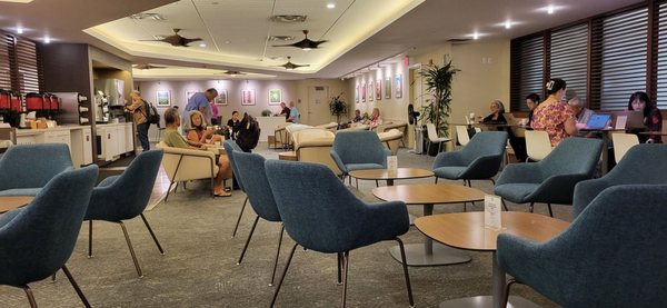Hawaiian Airlines Premier Club by null