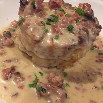 Siena Tavern - Biscuits and gravy - Italian Near Me - Chicago, Illinois Siena Tavern - Biscuits and gravy - Italian Near Me - Chicago, Illinois