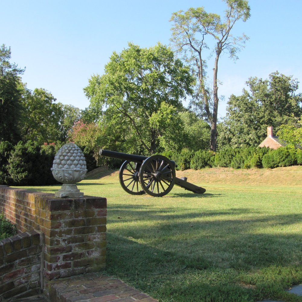 Chatham Manor - Rear Courtyard - Parks Near Me - Fredericksburg, Virginia Chatham Manor - Rear Courtyard - Parks Near Me - Fredericksburg, Virginia