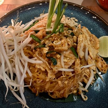 Glin Thai Bistro - Thai spicy chicken pad Thai - Thai Near Me - Brooklyn, New York Glin Thai Bistro - Thai spicy chicken pad Thai - Thai Near Me - Brooklyn, New York