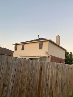 Regio's Roofing Logo