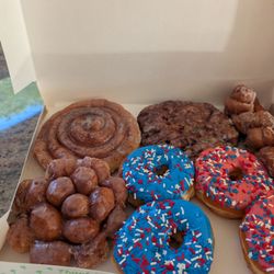 Paradise Donuts - Yummy!