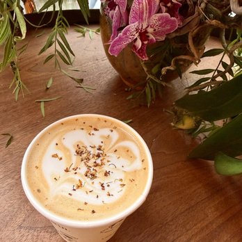 Mandarin Coffee Stand - Gui Hua Latte - Coffee & Tea Near Me - Pasadena, California