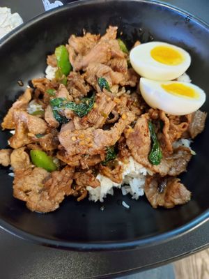 Drunken Noodle by null