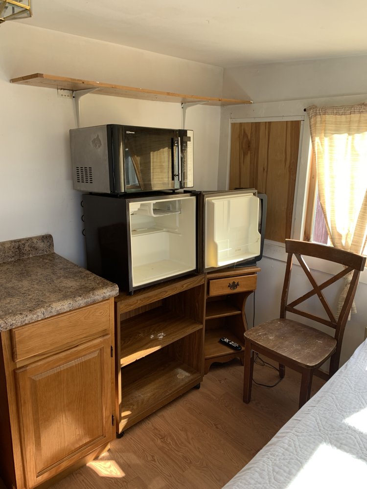 BRADFORD MOTEL Updated July 2024 10 Photos 379 Lower Plain