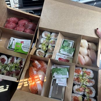 Sushi Damu - Bluefin Tuna, Salmon & Yellowtail combos - Sushi Bars Near Me - Tustin, California