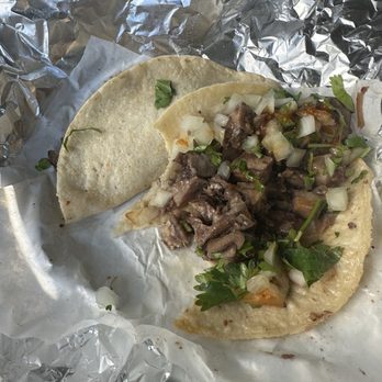 El Güero Birria de Chivo - Taco de cabeza - Tacos Near Me - Phoenix, Arizona El Güero Birria de Chivo - Taco de cabeza - Tacos Near Me - Phoenix, Arizona