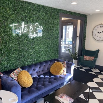 Creation Cookies Cafe - Sitting area - Coffee & Tea Near Me - Danville, Indiana