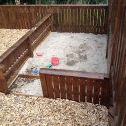 Bradley Burn Farm Shop - Sandpit area outside