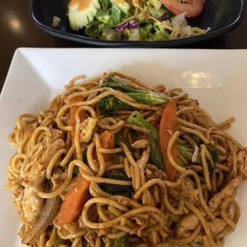 Williamsburg Thai Cuisine - L4. Drunken Lo Mein Lunch Special with Thai Salad - Thai Near Me - Brooklyn, New York Williamsburg Thai Cuisine - L4. Drunken Lo Mein Lunch Special with Thai Salad - Thai Near Me - Brooklyn, New York