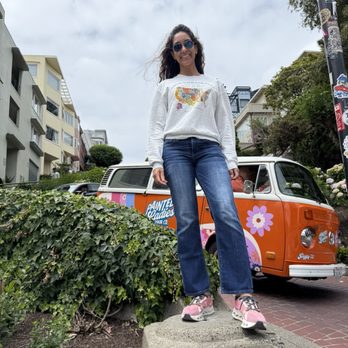 Lombard Street - Landmarks & Historical Buildings Near Me - San Francisco, California
