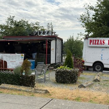 Pizzas Locas - Their little pizza stand - Mexican Near Me - Des Moines, Washington