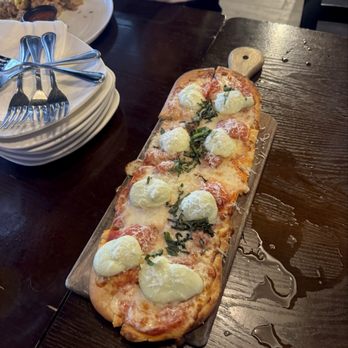Common Theory - Flatbread - Gastropubs Near Me - San Diego, California Common Theory - Flatbread - Gastropubs Near Me - San Diego, California