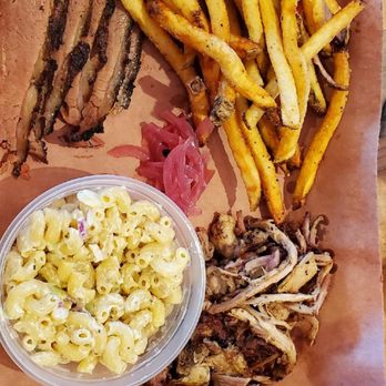 The Wilds Taphouse & BBQ - Moist and very tender brisket, pulled pork, the best fries in all of Newport and a delicious macaroni salad. - Barbeque Near Me - Newport, Oregon