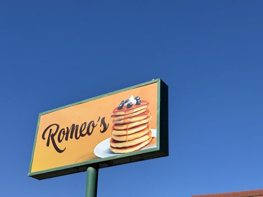 Romeo's Cafe by null