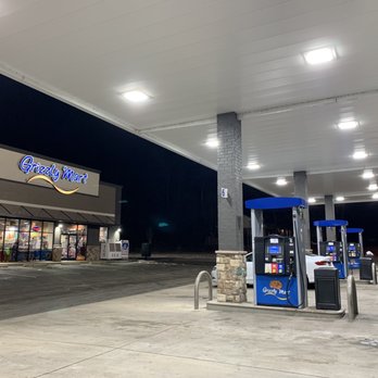 Grizzly Mart - a gas station at night - Gas Stations Near Me - Memphis, Tennessee Grizzly Mart - a gas station at night - Gas Stations Near Me - Memphis, Tennessee