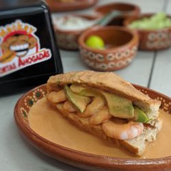Mackay - Tortas Ahogados de Camarones