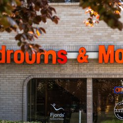 Bedrooms & More Clearance Outlet - Clearance Outlet exterior on Latona Ave side