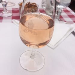 Le Castrum - Rose for lunch, it is delicious
