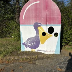 Pelican's Snoballs - Photo op area