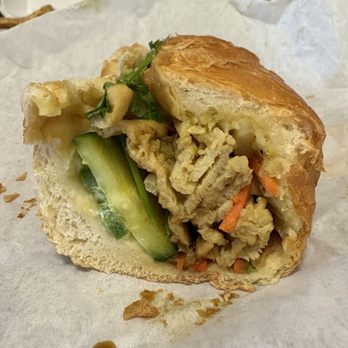 Cafe Trang Bistro Midvale - Banh mi with curry chicken - Vietnamese Near Me - Midvale, Utah
