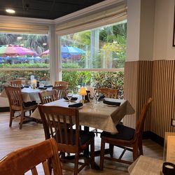 Lazy Lobster - Dining room