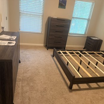 Dat Construciton - Finish install bed set and dresser - Handyman Near Me - Morrow, Georgia Dat Construciton - Finish install bed set and dresser - Handyman Near Me - Morrow, Georgia