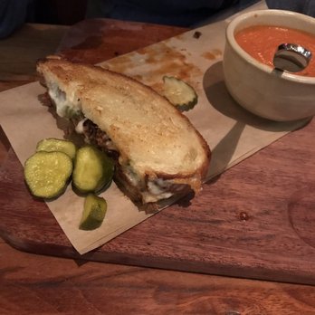 Tavern Hall - Bbq sandwich - New American Near Me - Bellevue, Washington Tavern Hall - Bbq sandwich - New American Near Me - Bellevue, Washington