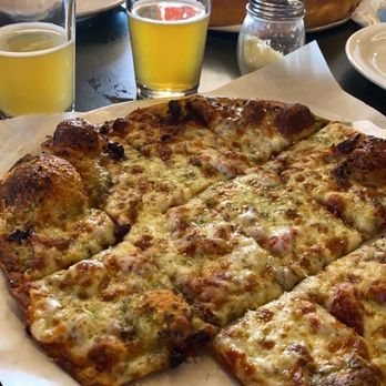 Nello's Pizza Mesa - Pesto Pizza - thin crust. Summer Shandy & Wow Four Peaks beer - Pizza Near Me - Mesa, Arizona
