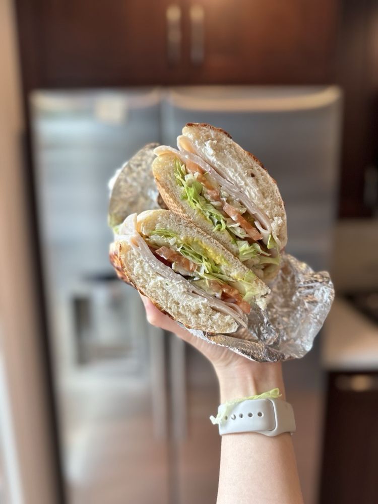 Roger's Deli & Donuts — Mexican restaurant in Mountain View