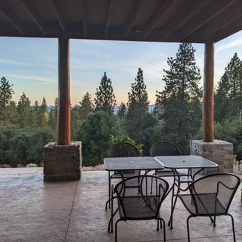 Courtwood Inn - Patio off of our room - Bed & Breakfast Near Me - Murphys, California Courtwood Inn - Patio off of our room - Bed & Breakfast Near Me - Murphys, California