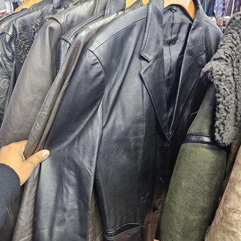 American Vintage - Used, Vintage & Consignment Near Me - Sherman Oaks, California American Vintage - Used, Vintage & Consignment Near Me - Sherman Oaks, California
