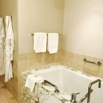 Four Seasons Hotel Seattle - Soaking tub - Hotels Near Me - Seattle, Washington Four Seasons Hotel Seattle - Soaking tub - Hotels Near Me - Seattle, Washington